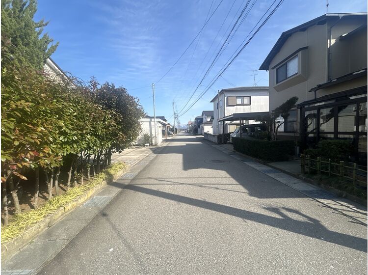 5LDK Detached House for Sale in Nomi City, Ishikawa - Thumbnail 3