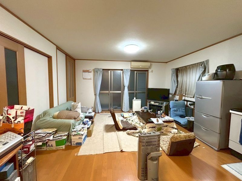 5LDK Family House for Sale in Suita, Osaka | Near Suita Station - Thumbnail 2