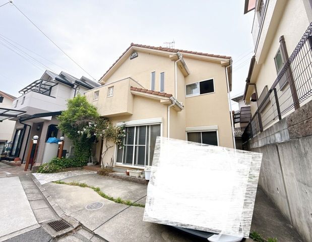 4LDK Detached House for Sale in Ikoma, Nara - Thumbnail 3