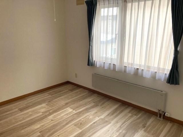 Renovated 4LDK House in Ebetsu, Hokkaido | 2 Car Parking - Thumbnail 2