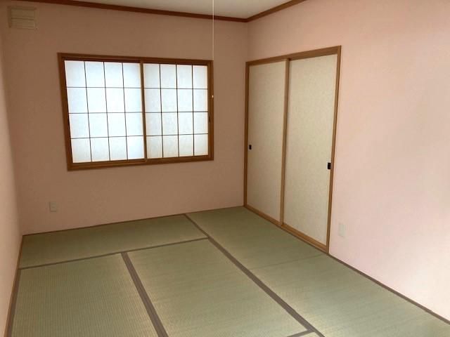 Renovated 4LDK House in Ebetsu, Hokkaido | 2 Car Parking - Thumbnail 3