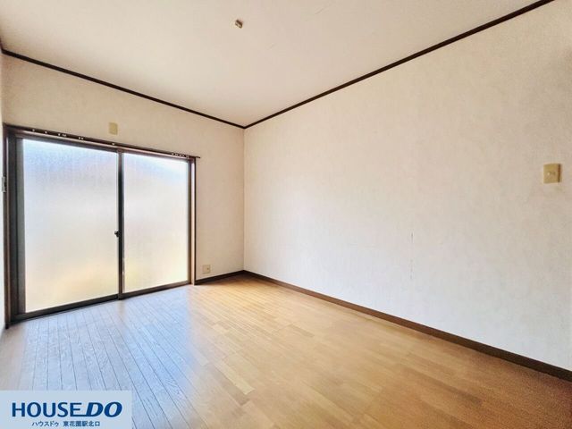 5DK House with Sunken Garage & Views in Higashi-Osaka - Thumbnail 4