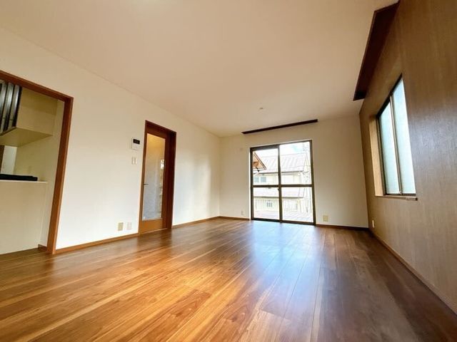 4LDK Used House for Sale in Kirigaoka, Ikoma, Nara - Thumbnail 2