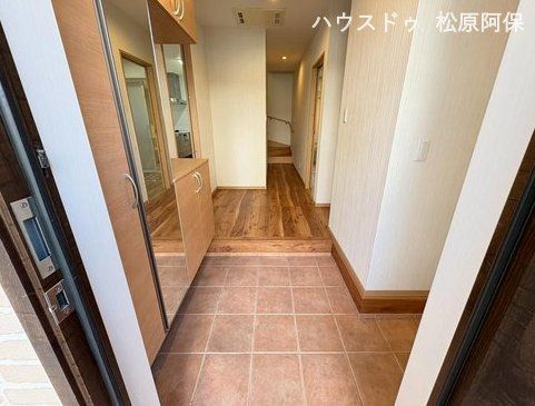 4SLDK Modern House for Sale in Sakai Mihara Ward, Osaka - Thumbnail 2