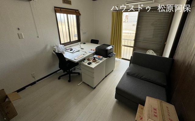 5DK Detached House for Sale in Matsubara City, Osaka - Thumbnail 2
