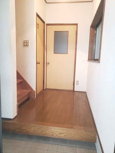 3LDK Detached House for Sale in Neyagawa, Osaka - Thumbnail 3
