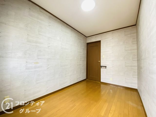 4DK House for Sale in Kadoma, Osaka - 85.80m² - Thumbnail 4