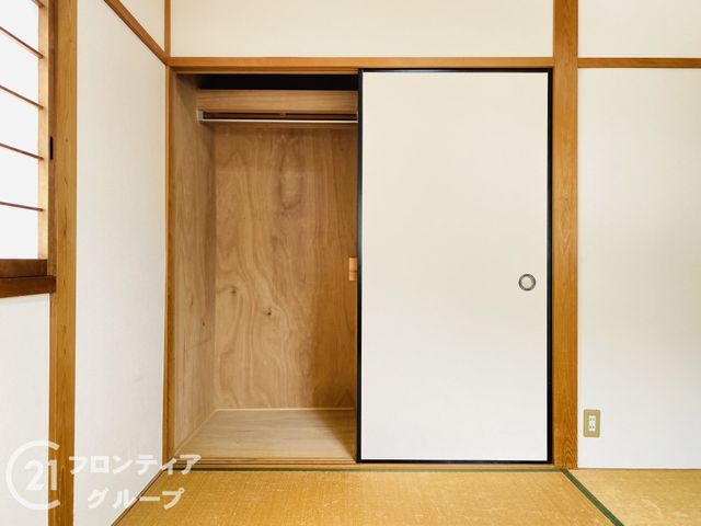 4DK House for Sale in Kadoma, Osaka - 85.80m² - Thumbnail 3