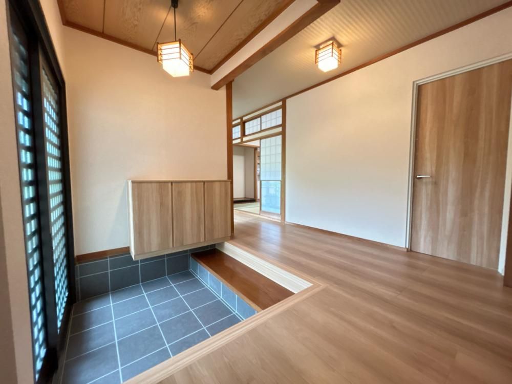 Renovated 4LDK House in Shimonoseki Chofu | 1699万 Yen - Thumbnail 2