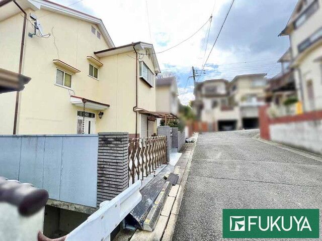 5LDK Family House for Sale in Uji, Kyoto - 8 Min Walk to Station - Thumbnail 3