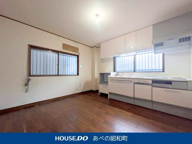 6DK Steel-Frame House for Sale in Osaka's Fukushima Ward - Thumbnail 4