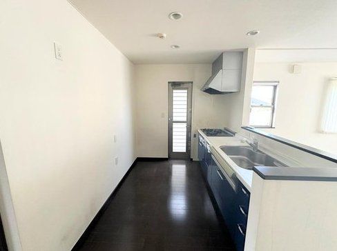 6LDK Detached House for Sale in Matsubara, Osaka - 128.34 sqm - Thumbnail 3