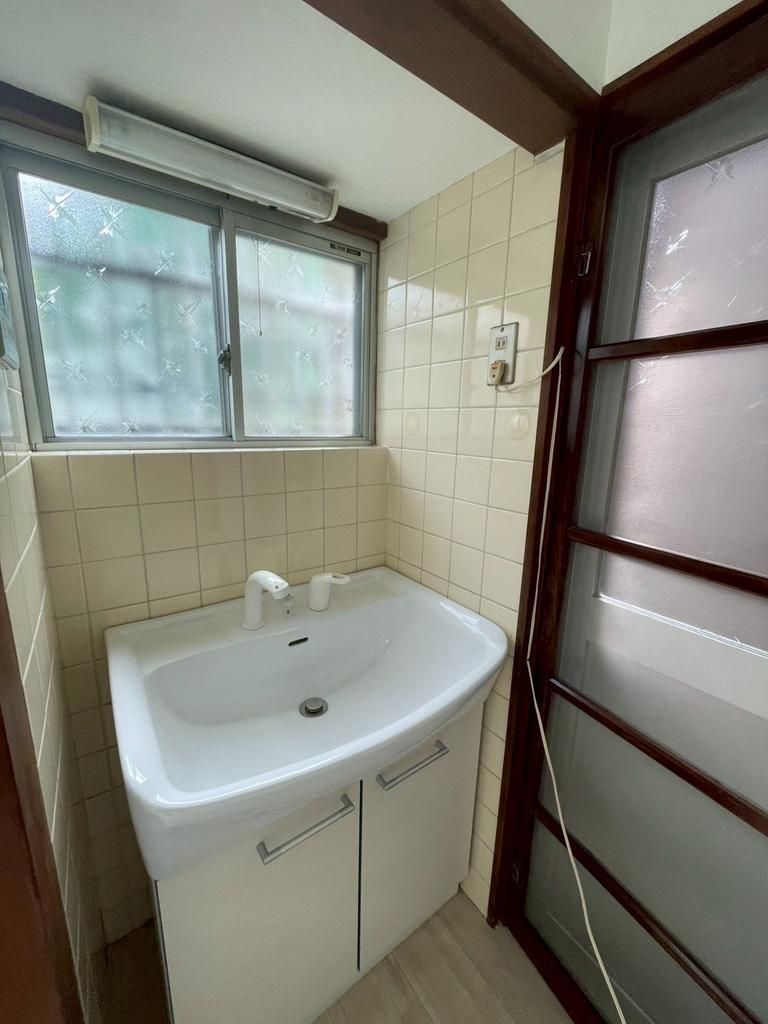 Renovated 4SDK Terrace House for Sale near Kawahigashiyamamoto Station - Thumbnail 4