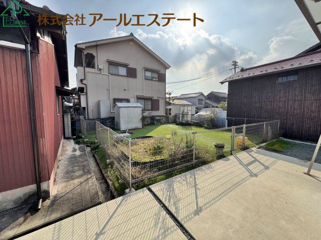 5LDK House for Sale in Inami, Hyogo with 10 Car Parking - Thumbnail 2