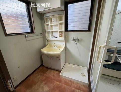 Spacious 4SLDK Steel House with 18-jo LDK in Sakai Mihara Ward - Thumbnail 3