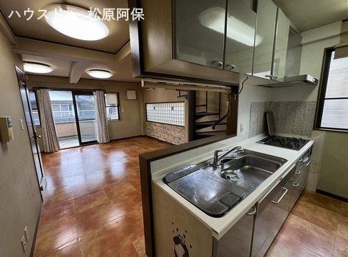 Spacious 4SLDK Steel House with 18-jo LDK in Sakai Mihara Ward - Image 1