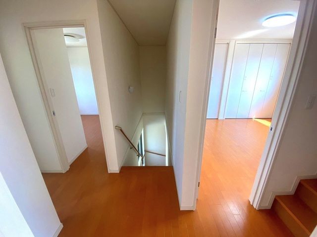 4LDK Terrace House for Sale in Neyagawa City, Osaka - Thumbnail 4