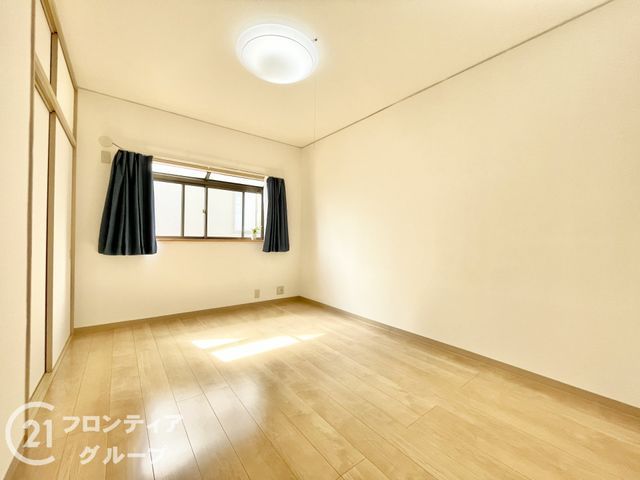 2LDK Detached House Near Chushojima Station in Fushimi-ku, Kyoto - Thumbnail 4