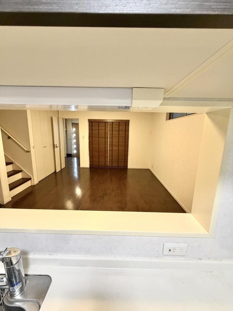 4LDK House with Sauna & Floor Heating in Osaka's Konohana Ward - Thumbnail 4