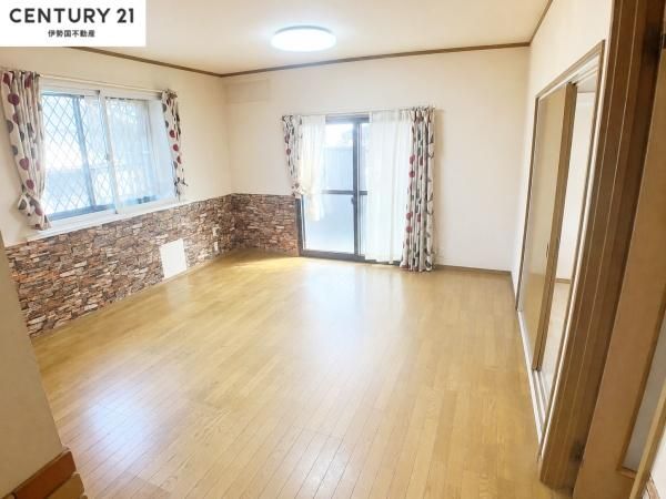 4LDK Detached House for Sale in Matsumoto, Yokkaichi City - Thumbnail 3