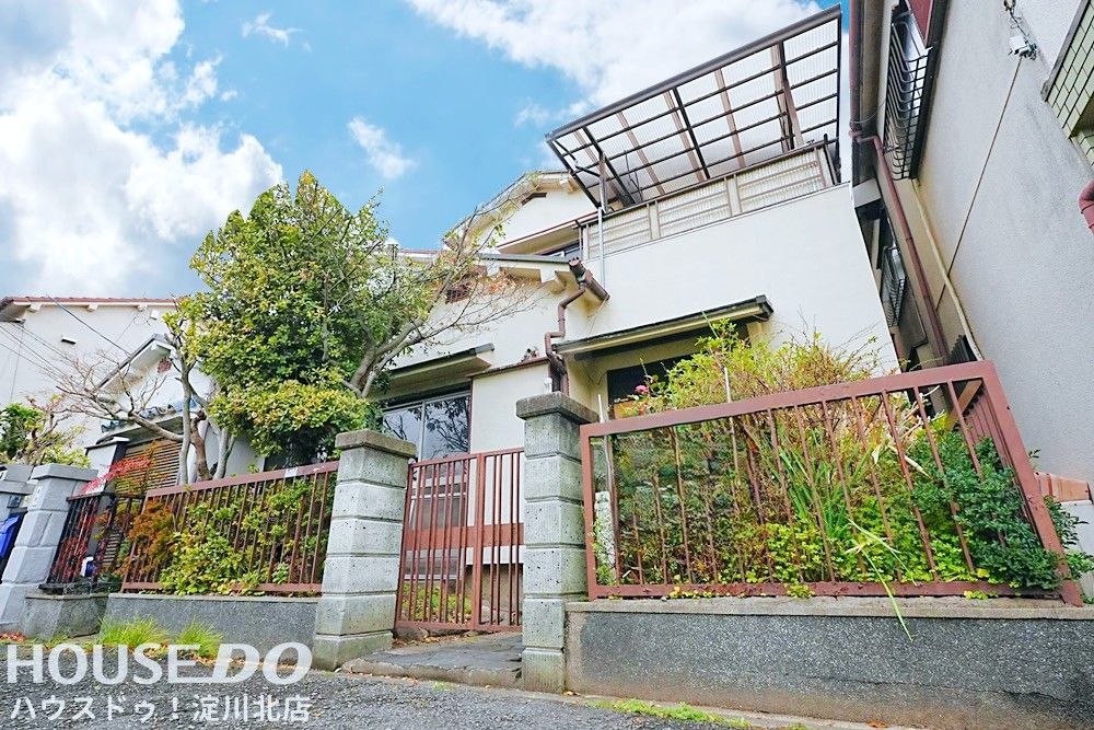 2-Story Japanese-Style House near Hattori Tenjin Station, Toyonaka - Thumbnail 2