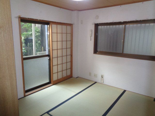 3LDK Steel-Frame House for Sale in Kobe Higashinada, Near Kōnan-Yamate Station - Thumbnail 3