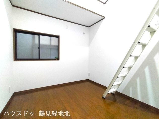 Renovated 4LDK House with Loft near O-hiro Station, Moriguchi - Thumbnail 3