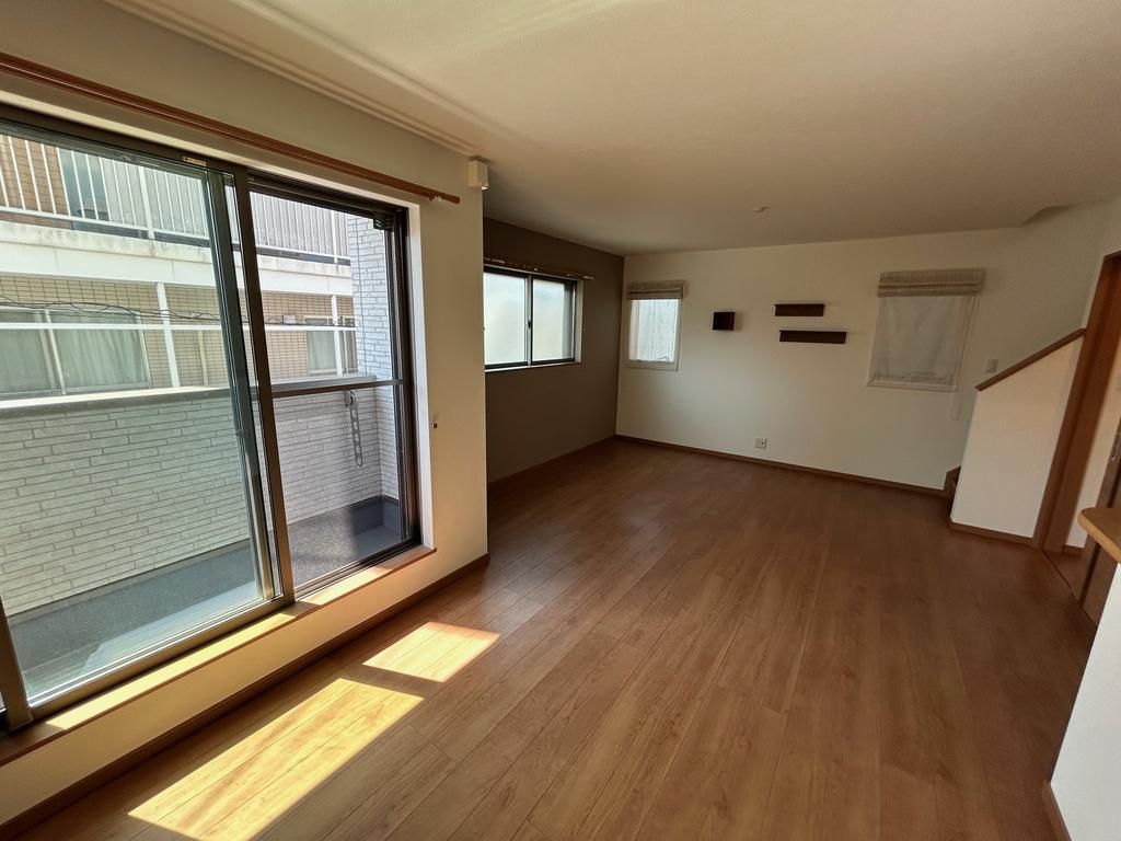 Modern 4LDK House for Sale in Kobe Nada Ward, Hyogo - Thumbnail 2