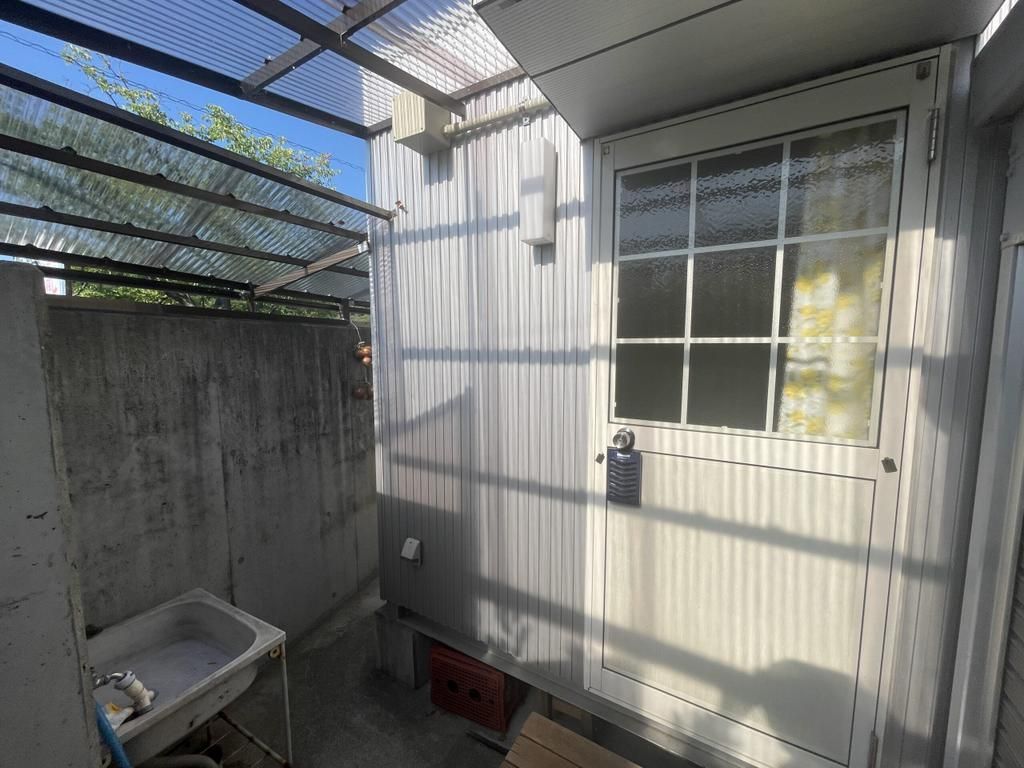 Container House with Sea View in Shirahama, Wakayama - Thumbnail 3