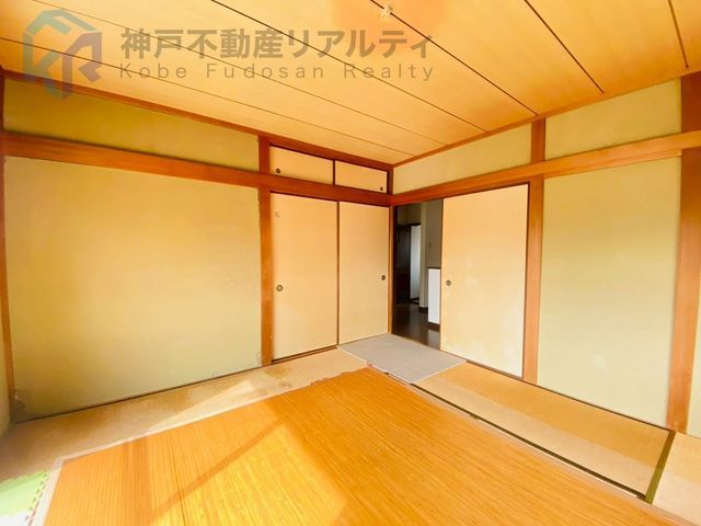4LDK Detached House for Sale in Momoyamadai, Kobe - Thumbnail 2