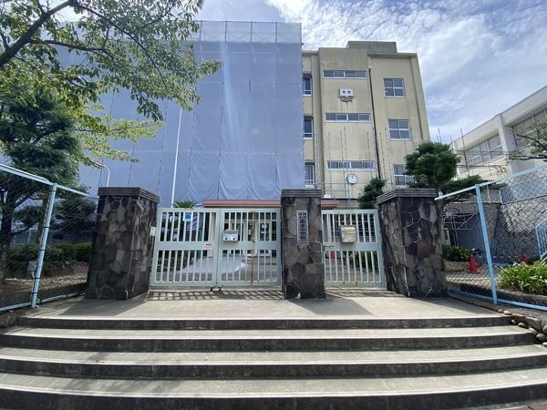 5LDK Detached House for Sale in Takakuradai, Kobe, Hyogo - Thumbnail 4