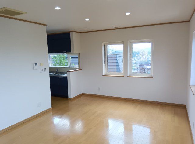 Renovated 4LDK House with Sea View in Otaru, Hokkaido - Thumbnail 3