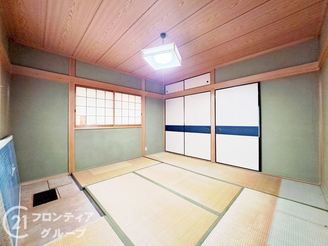 4LDK Detached House for Sale in Higashiosaka, Osaka - Thumbnail 3