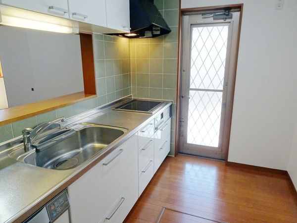 4LDK House for Sale in Kaizuka, Osaka - 103 sqm - Thumbnail 4