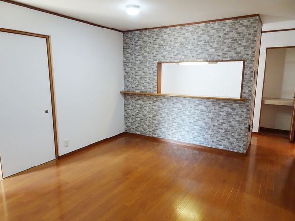 4LDK House for Sale in Kaizuka, Osaka - 103 sqm - Thumbnail 3