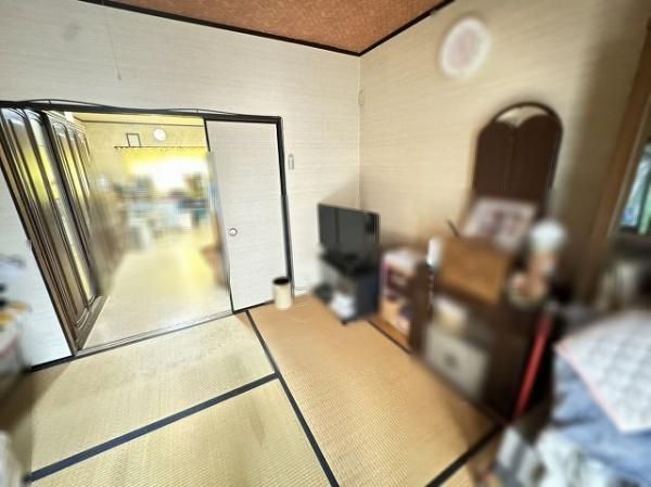 Osaka Terraced House: 2LDK Near Nishi-Tengachaya Station - Thumbnail 4