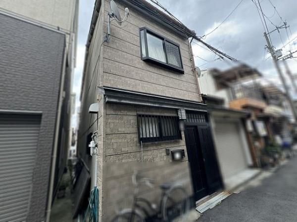 Osaka Terraced House: 2LDK Near Nishi-Tengachaya Station - Thumbnail 3
