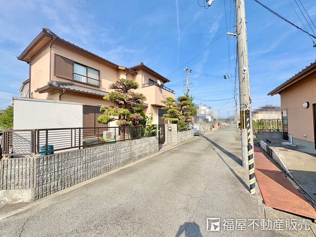 5DK Corner Lot House in Himeji with Carport | 980万円 - Thumbnail 3