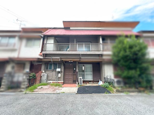 Renovated 3DK Terrace House for Sale in Itami, Hyogo - Thumbnail 2