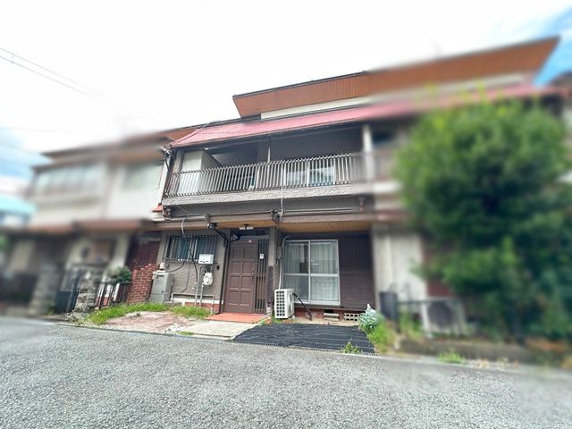Renovated 3DK Terrace House for Sale in Itami, Hyogo - Thumbnail 3
