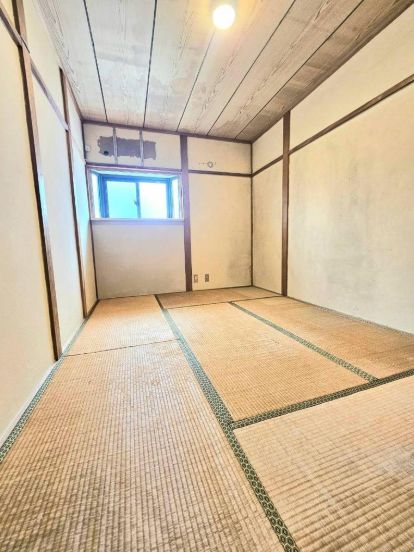 3DK House with Garage and Loft for Sale in Neyagawa, Osaka - Thumbnail 3