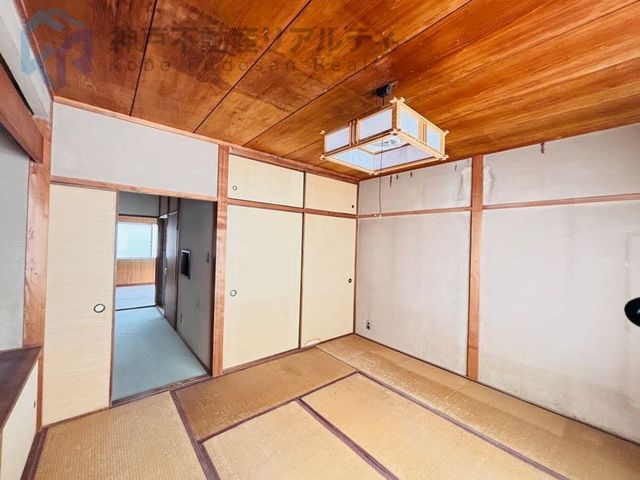 4-Story Steel House with Office in Kobe's Nagata Ward - Thumbnail 4
