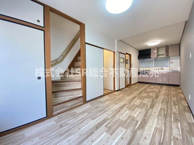 Renovated 3LDK Terrace House in Higashiosaka, Osaka - Thumbnail 4