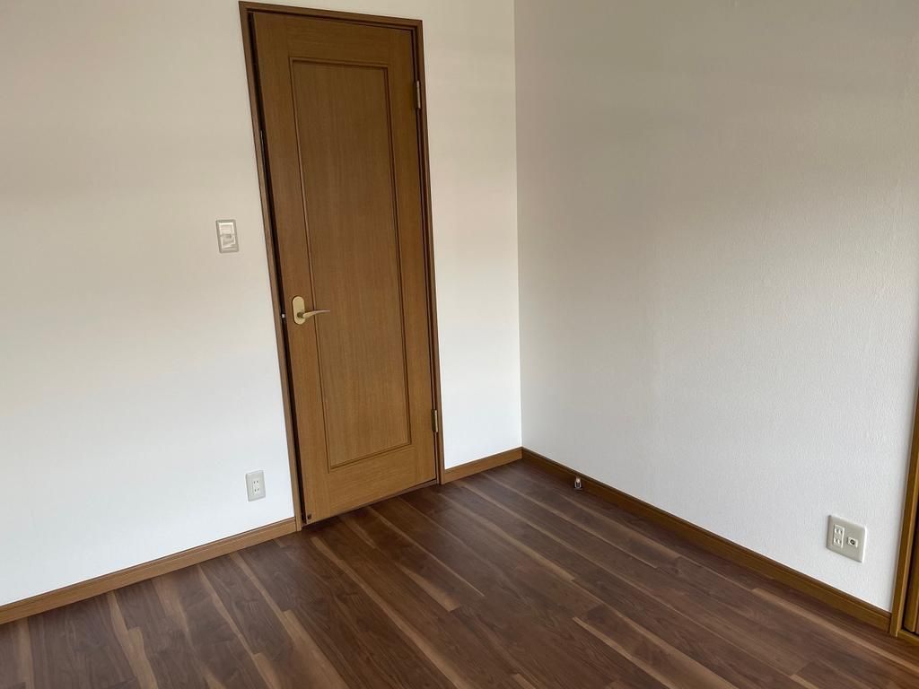 Renovated 3-Story House for Sale in Fushimi Ward, Kyoto - Thumbnail 4