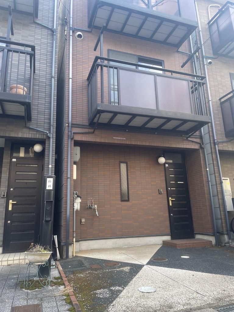Renovated 3-Story House for Sale in Fushimi Ward, Kyoto - Thumbnail 2