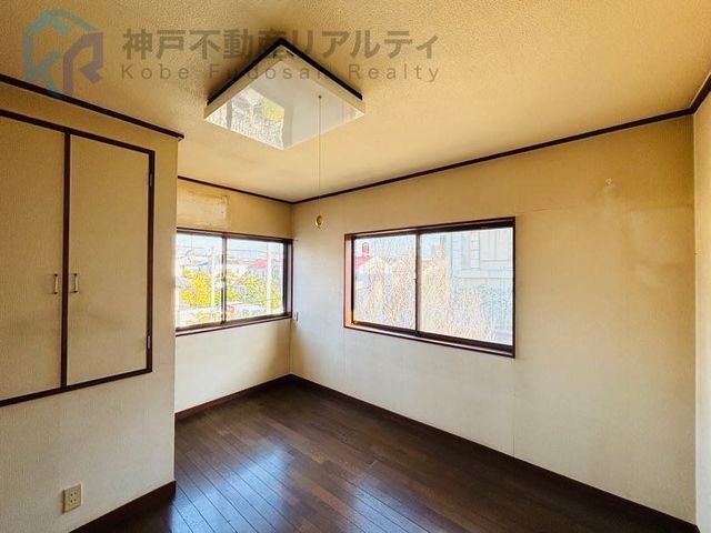 2LDK Detached House for Sale near Suma Kaihin Koen Station, Kobe - Thumbnail 4