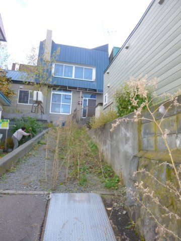 4LDK House with Sea View in Quiet Otaru Residential Area - Thumbnail 3