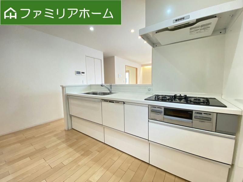 4SLDK Family Home with Solar Power & Parking for 3 in Kobe - Thumbnail 4