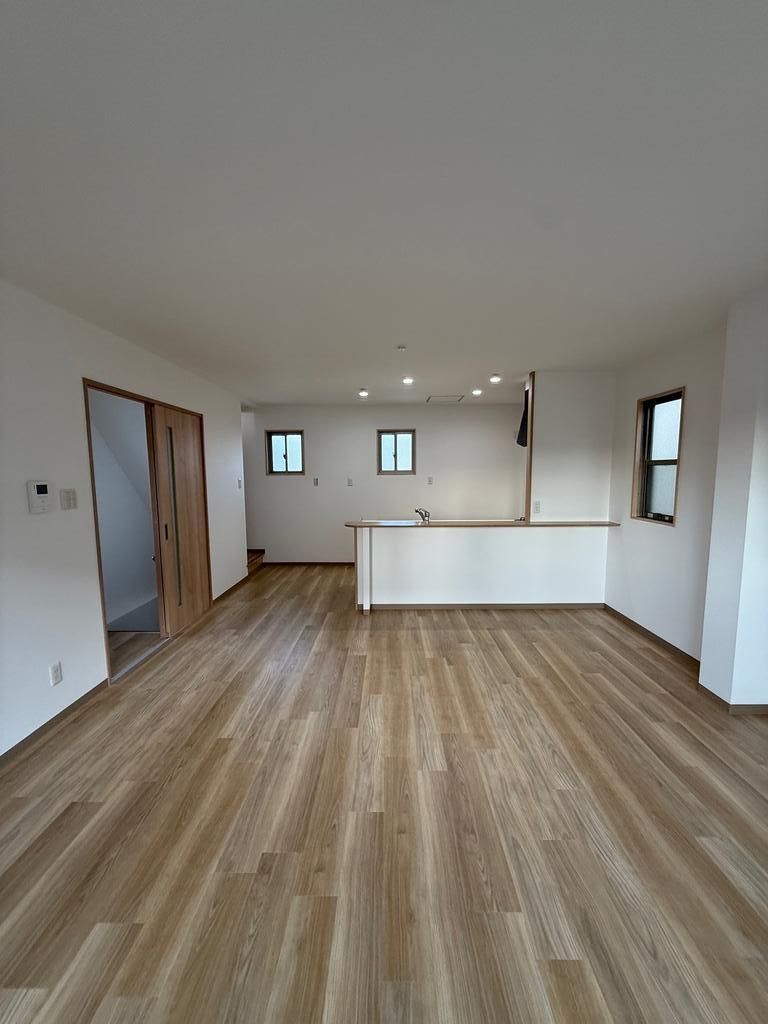 Fully Renovated 4LDK House Near Takayasu Station, Yao City - Thumbnail 4