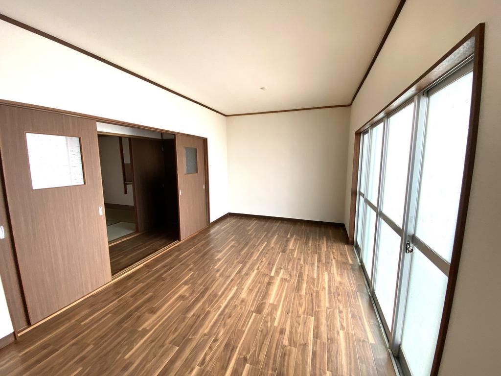 Renovated 3LDK House for Sale Near Koenbashihashi Station, Kadoma - Thumbnail 4